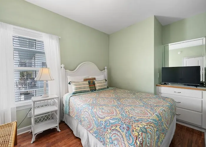 Holiday home On Golden Pond 8a West By Youngs Suncoast *