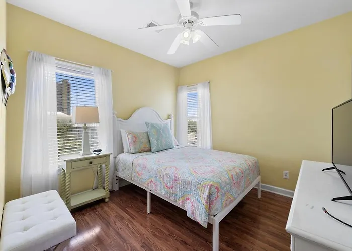 Holiday home On Golden Pond 8a West By Youngs Suncoast