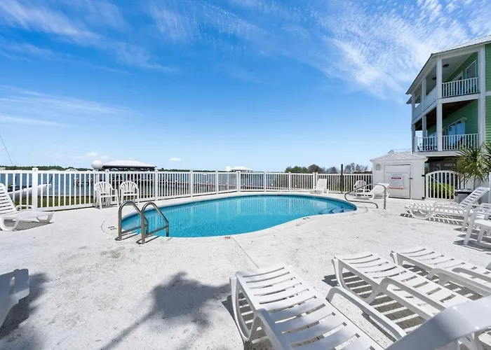 On Golden Pond 8a West By Youngs Suncoast *